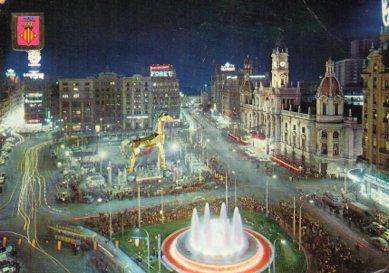 POSTAL PV09520: Plaza del Caudillo en dia de Fallas, Valencia