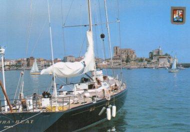 POSTAL PV09538: Velero y al fondo Castro Urdiales 