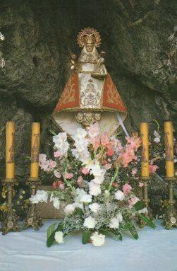 POSTAL PV09663: La Virgen en la Cueva, Covadonga 