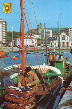 POSTAL PV09631: Escena tipica del puerto de Laredo, Cantabria