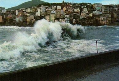 POSTAL PV09396: Rompeolas en la costa de Galicia