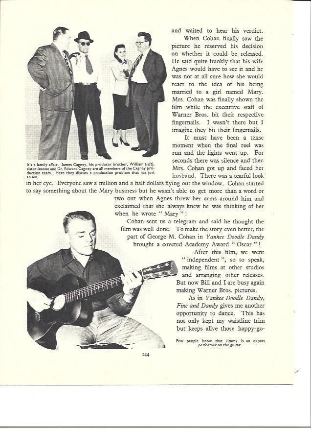 LAMINA 36483: Jimmy Cagney con su productor y tocando la guitarra
