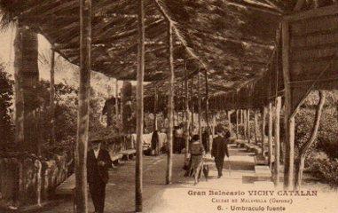POSTAL PV09822: Umbraculo fuente Gran Balneario Vichy Catalan, Caldas de Malavella