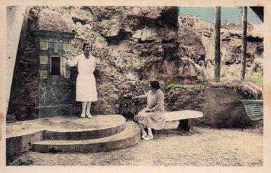 POSTAL PV10001: Señoras en fuente nº 2 del Gran Balneario Vichy Catalan