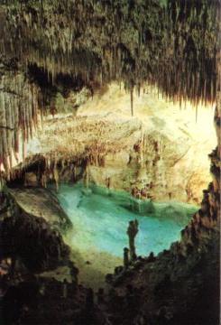 POSTAL PV10136: Cuevas del Drach en Mallorca. Pequeña playa