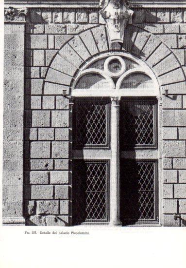 LAMINA V41229: Detalle palacio Piccolomini, Siena