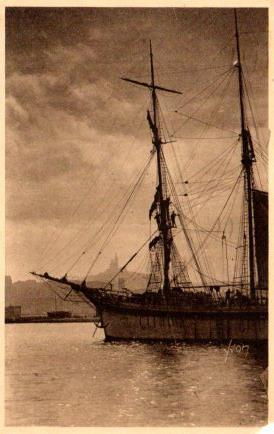 POSTAL PV10848: Barco velero fondeado en el Puerto de la Joliette, Marsella