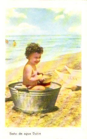 POSTAL PV10872: Niño en un cubo en la playa