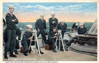 POSTAL PV10767: Sighting the rangefinders on board of a U.S. battleship