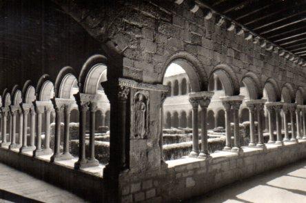 POSTAL PV11054: Claustro del Monasterio de Ripoll