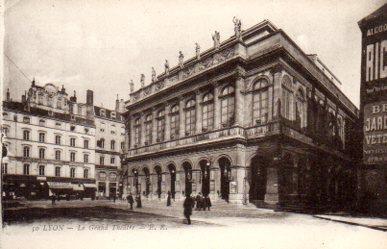 POSTAL PV10944: Lyon. Le Grand Theatre