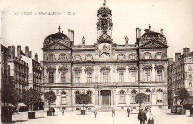 POSTAL PV10945: Lyon. Hotel de Ville