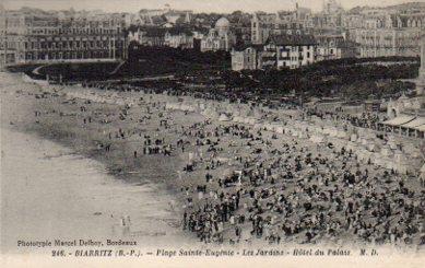 POSTAL PV10954: Biarritz. Plage Sainte Eugenie, les Jardins, Hotel du Palais