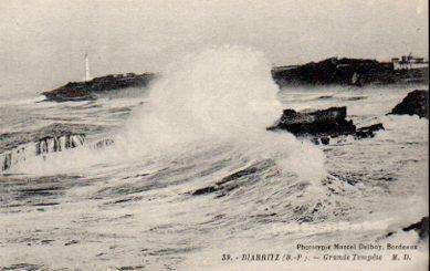 POSTAL PV10960: Biarritz. Grande Tempete