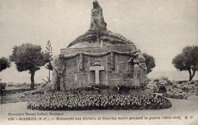 POSTAL PV10963: Biarritz. Monument aux Enfants de Biarritz morts pendant la guerre 1914-1918