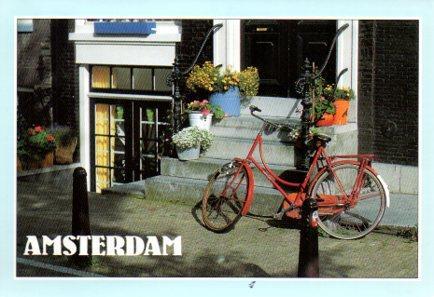 POSTAL PV11906: Bicicleta en una calle de Amsterdam