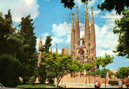 POSTAL PV11352: Plaza de la Sagrada Familia, Barcelona