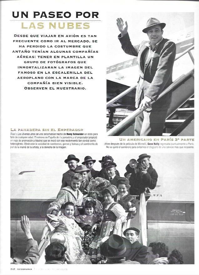 LAMINA 37206: Gene Kelly y Romy Schneider bajando de aviones