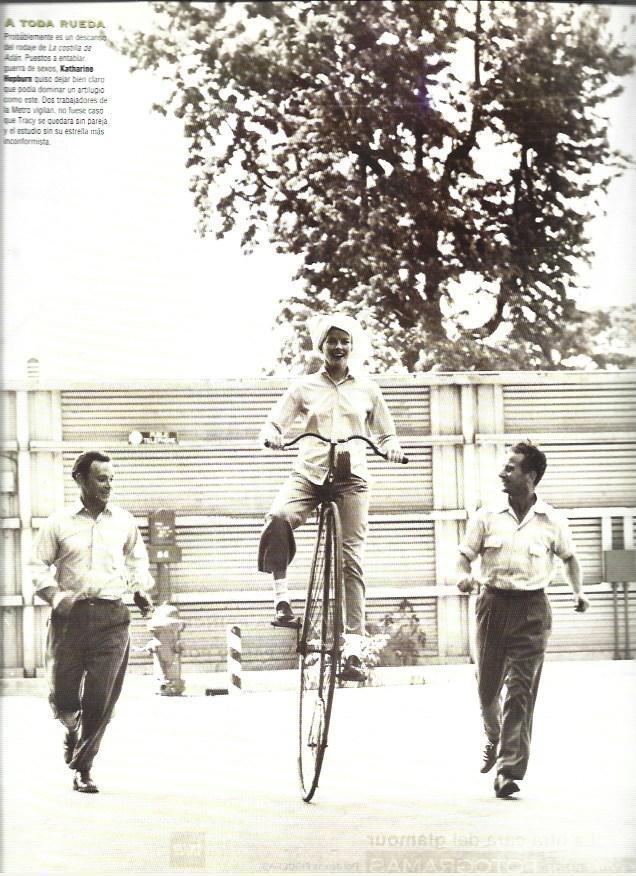 LAMINA 37203: Katherine Hepburn en el rodaje de La costilla de Adan