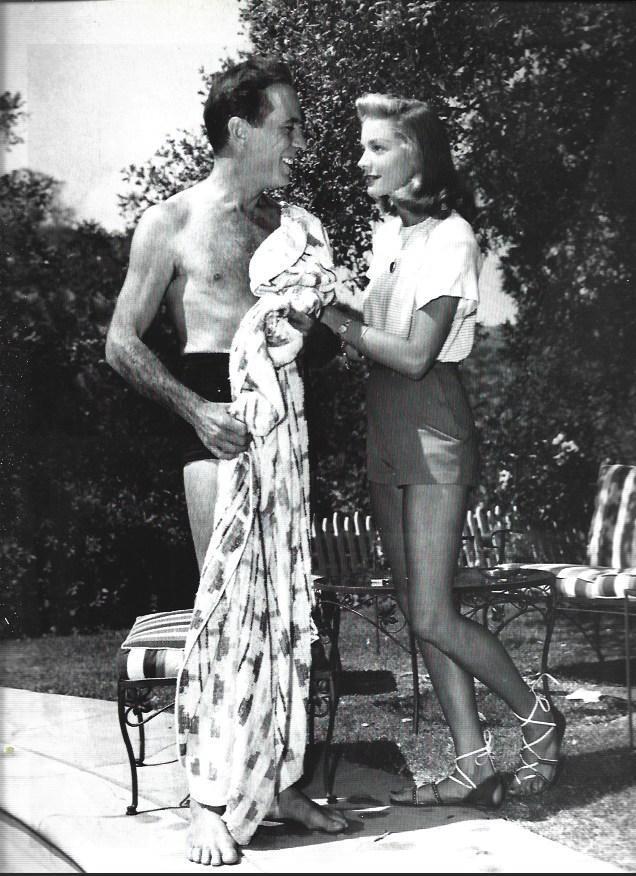 LAMINA 37199: El matrimonio Bogart en la piscina