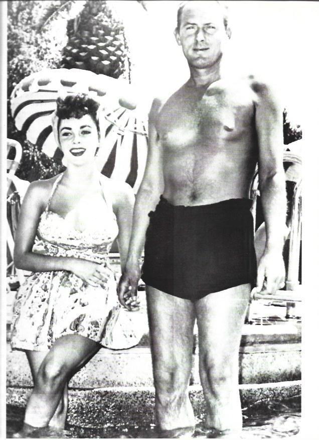 LAMINA 37212: Liz Taylor con Michael Wilding