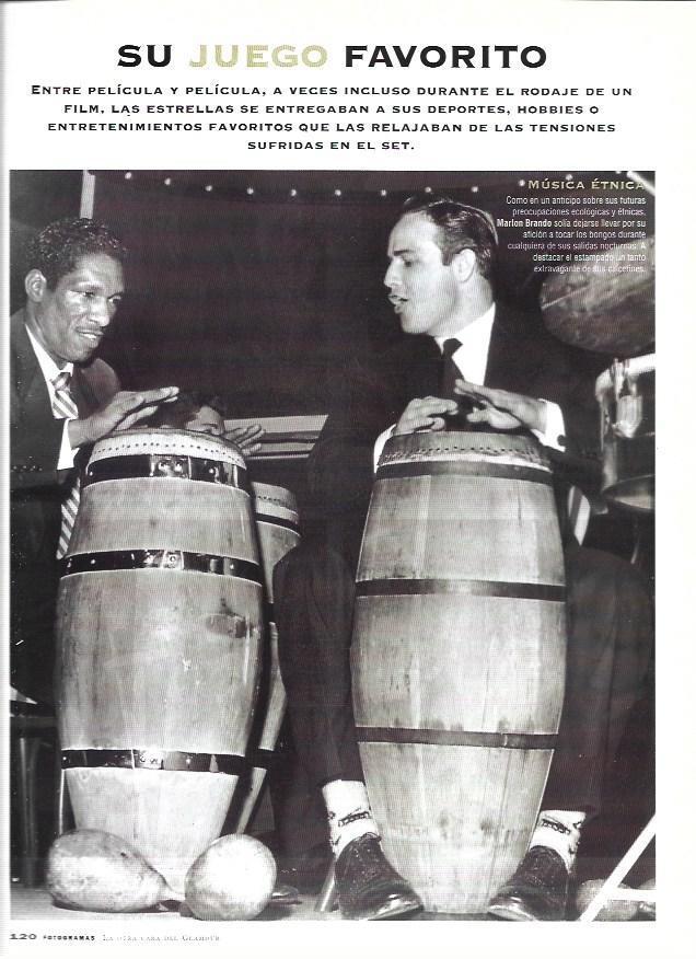 LAMINA 37250: Marlon Brando tocando los bongos