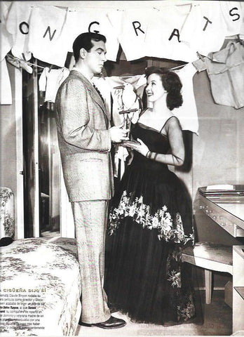 LAMINA 37239: John Rayne con Susan Hayward