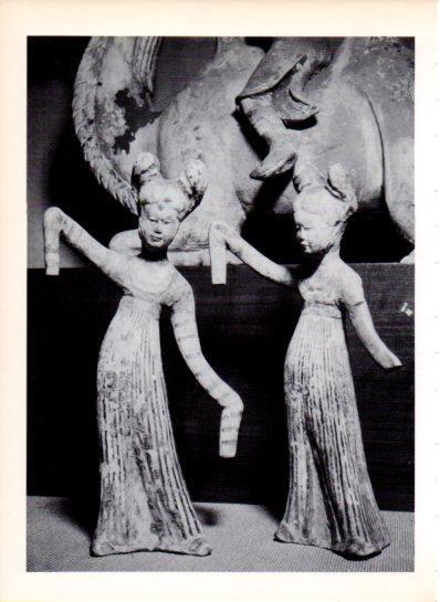 LAMINA V43547: Dos bailarinas estatuillas funerarias epoca T'ang