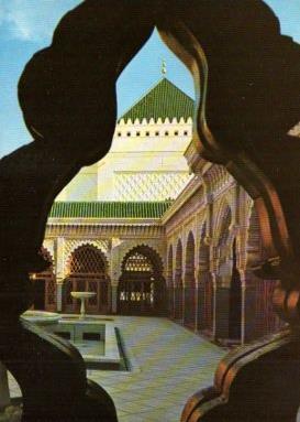 POSTAL PV11983: Mausolee Mohammed V Rabat. La grande cour de La Mosquee