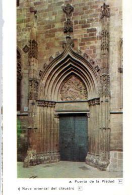 POSTAL PV12053: Catedral de Barcelona. Puerta de la Piedad