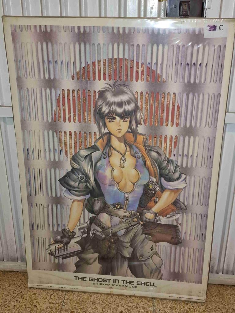 Poster anime, manga: Motoko Kusanagi con un rifle de asalto con lanzagranadas. The Ghost in the Shell - Shirow Masamune