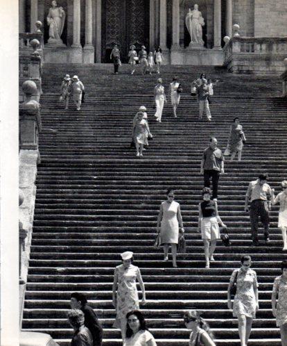 LAMINA V45398: Escalinata de la Catedral de Girona