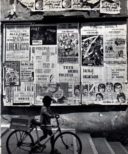 LAMINA V45396: Cartells de publicitat a Girona