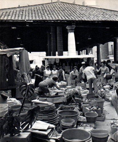 LAMINA V45423: Mercat a la Porxada de Granollers