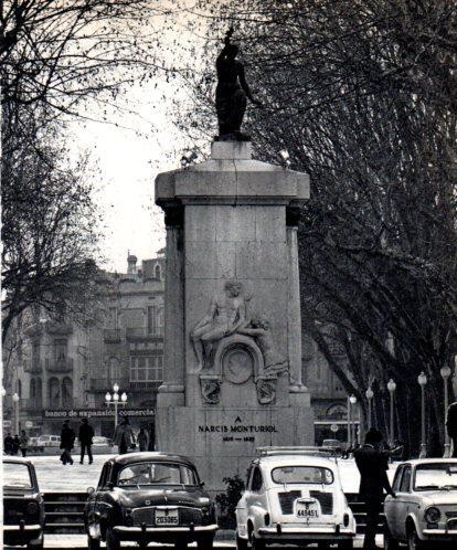 LAMINA V45413: Monument a Narcis Monturiol, Figueres