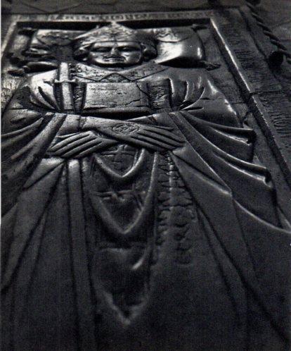 LAMINA V45525: Sepultura de la familia Montcada a Santes Creus