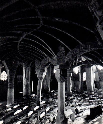 LAMINA V45481: Interior esglesia de la Colonia Guell