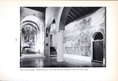 LAMINA V45189: Museu d'Art de Catalunya sala interior