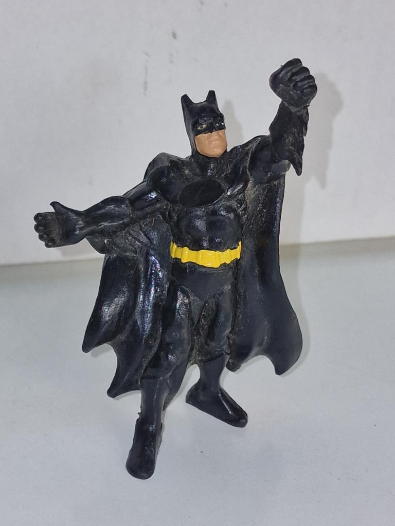 Figura de PVC: Batman con el brazo alzado. 1999 DC Comics