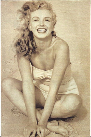 LAMINA 37633: Marilyn Monroe en la playa