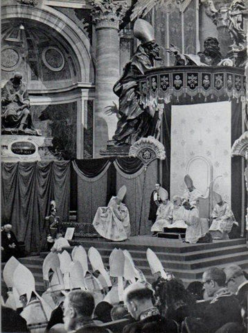 LAMINA V45757: Pio XII durante el Credo en San Pedro