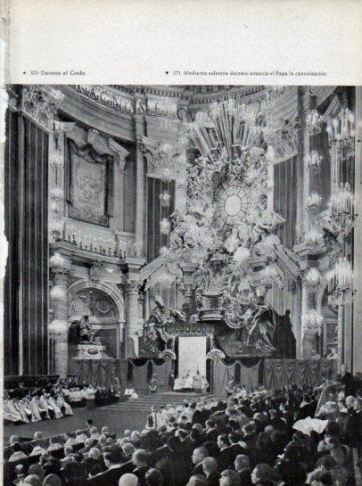 LAMINA V45758: Pio XII en acto decreta la canonizacion, Templo de San Pedro