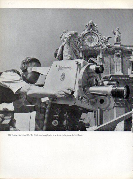 LAMINA V45703: Camara de television del Vaticano en Plaza San Pedro