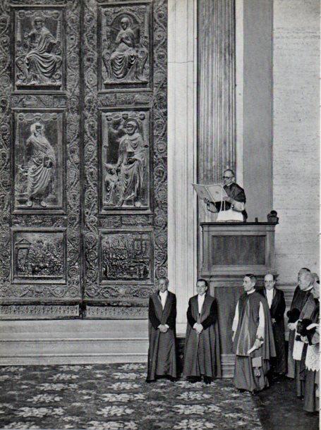 LAMINA V45716: Lectura de la Bula del Año Santo de 1950 en San Pedro