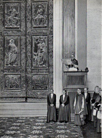 LAMINA V45716: Lectura de la Bula del Año Santo de 1950 en San Pedro