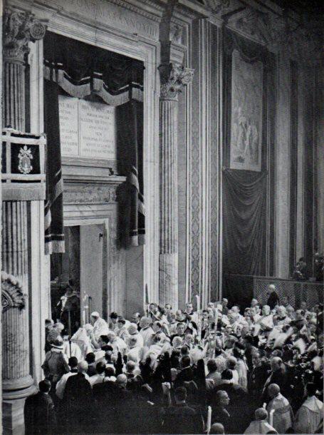 LAMINA V45719: Apertura de la Puerta Santa