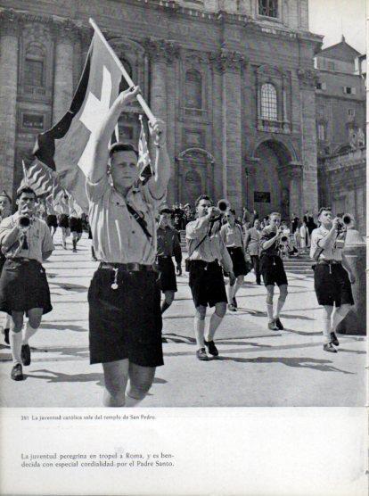 LAMINA V45723: Juventud catolica saliendo de San Pedro