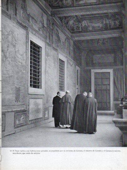LAMINA V45618: Pio XII, maestre de Camara y Camarero secreto
