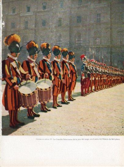 LAMINA V45627: Guardia Suiza en patio del Palacio de Belvedere