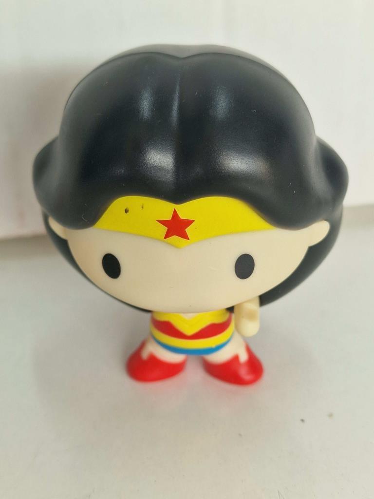 Figura plástico: Wonder Woman. DC. Burguer King